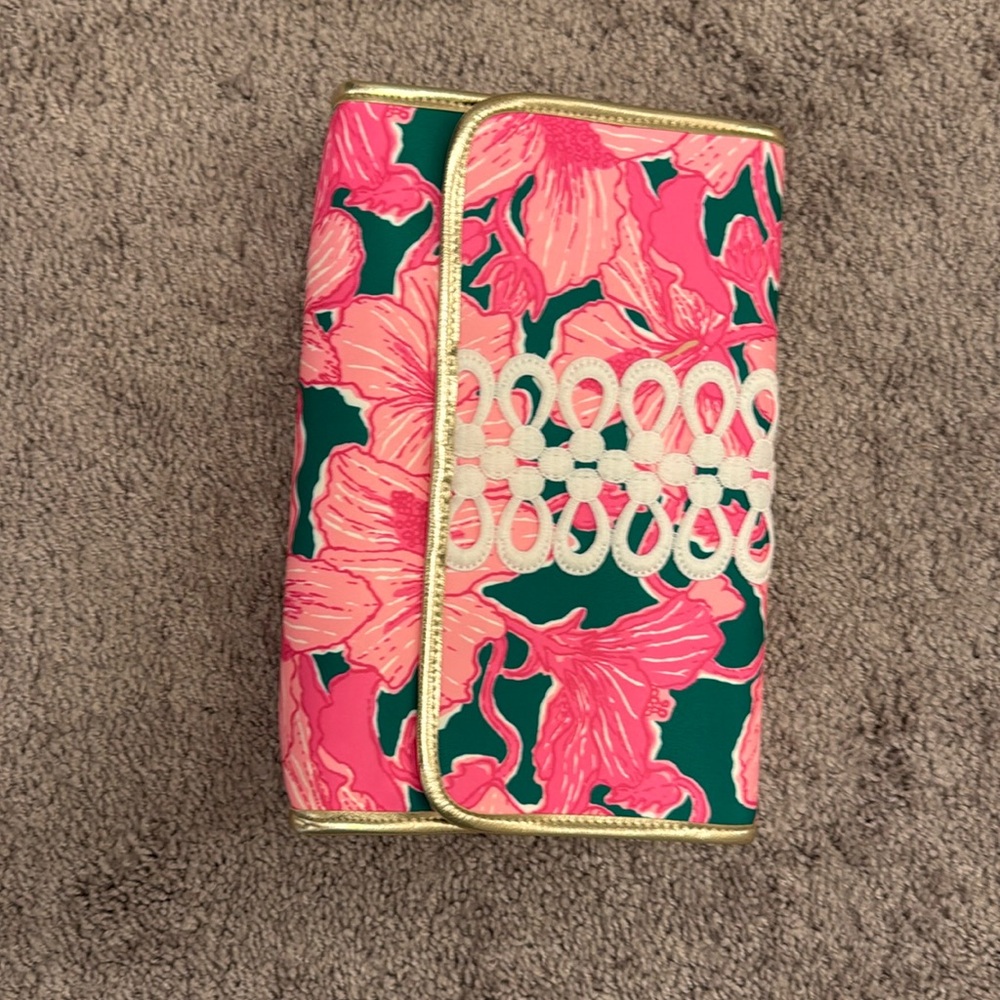 New lilly Pulitzer clutch. Never used